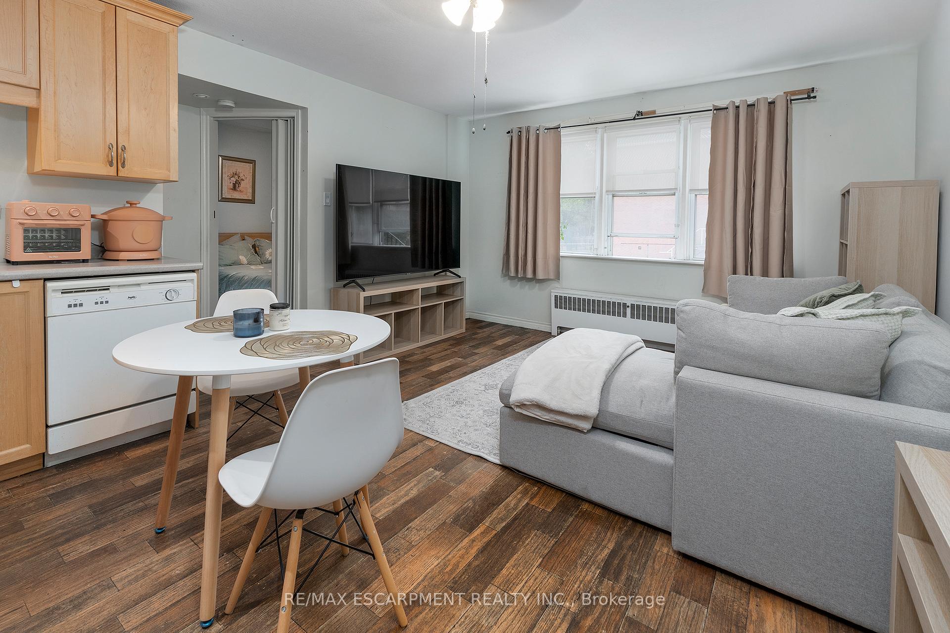 Photo 7 of Unit 14, 1759 King Street E, Hamilton, Bartonville — HOMEH