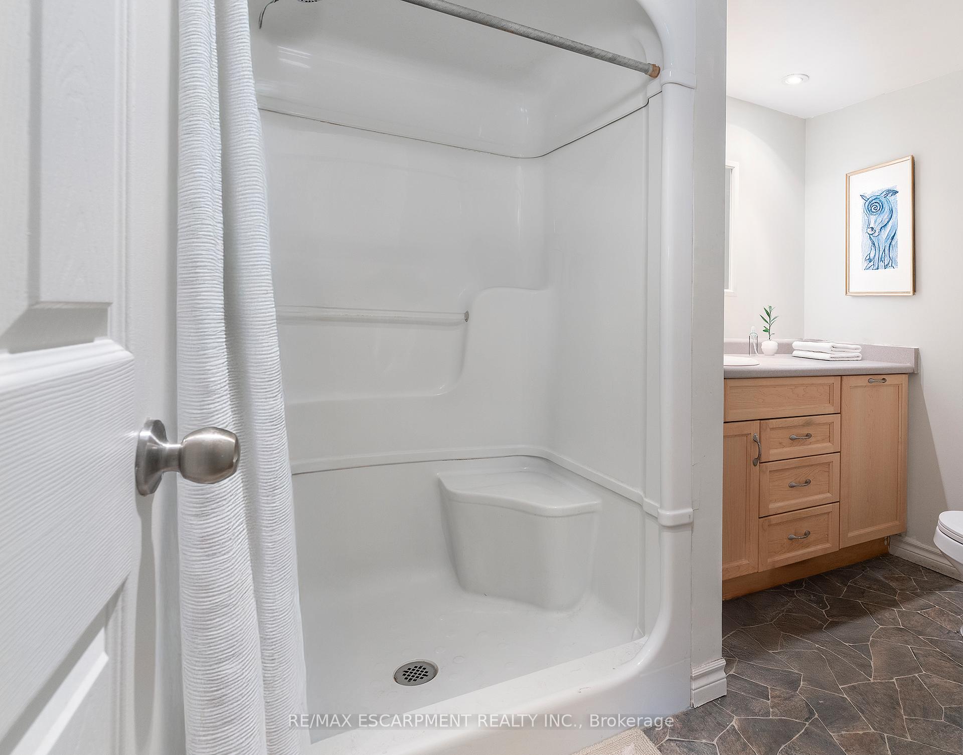 Photo 9 of Unit 14, 1759 King Street E, Hamilton, Bartonville — HOMEH