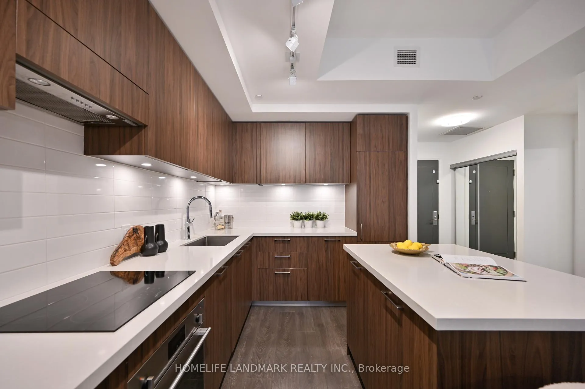 Photo 8 of Unit 814, 33 Frederick Todd Way, Toronto, Thorncliffe Park — HOMEH