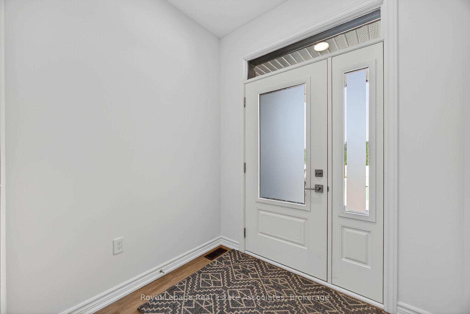 Photo 2 of 51 Swain Crescent, Collingwood — HOMEH