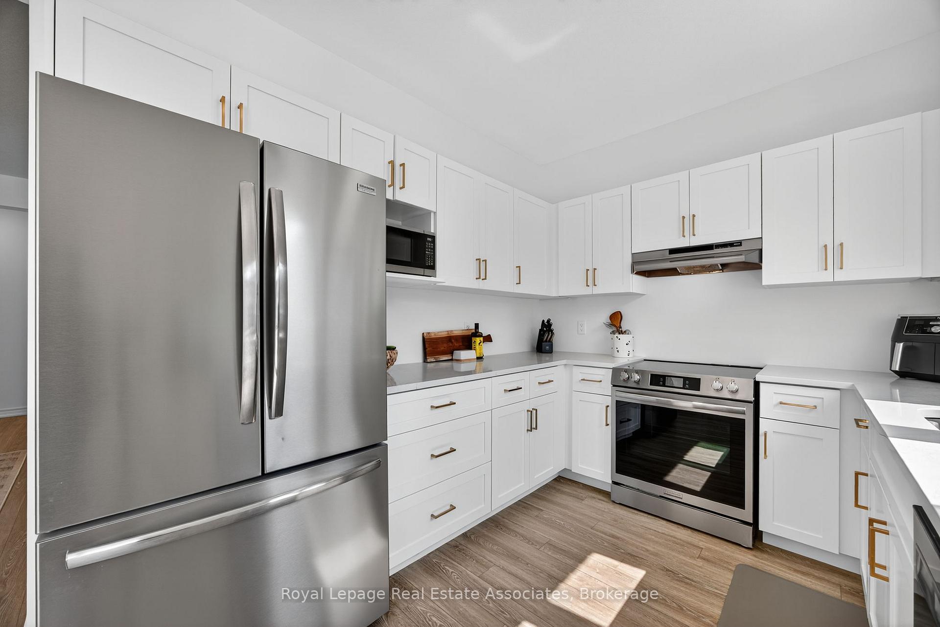 Photo 4 of 51 Swain Crescent, Collingwood — HOMEH