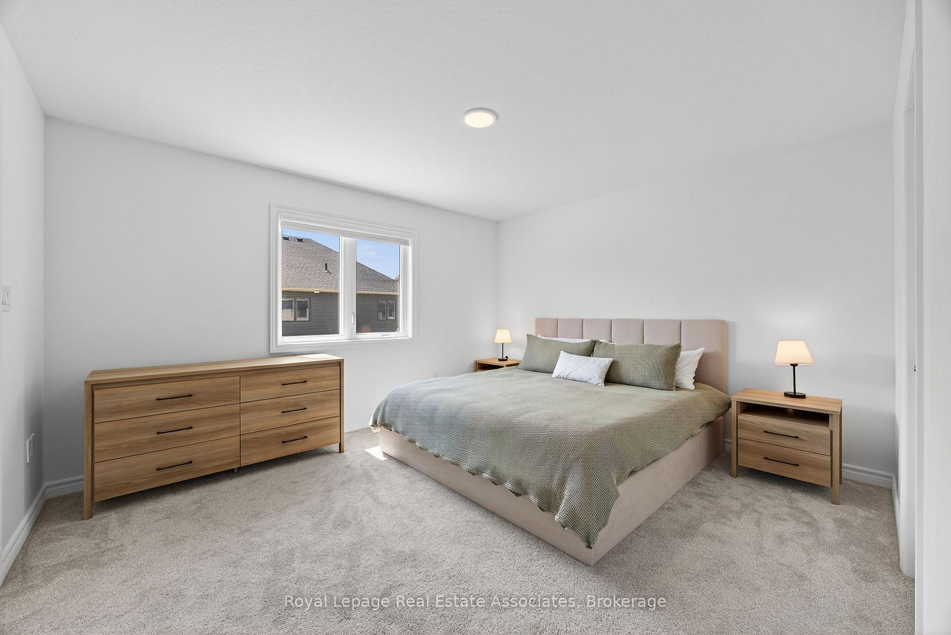 Photo 10 of 51 Swain Crescent, Collingwood — HOMEH