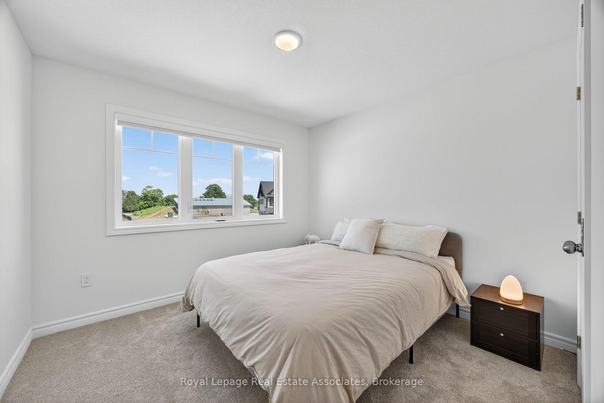 Photo 14 of 51 Swain Crescent, Collingwood — HOMEH