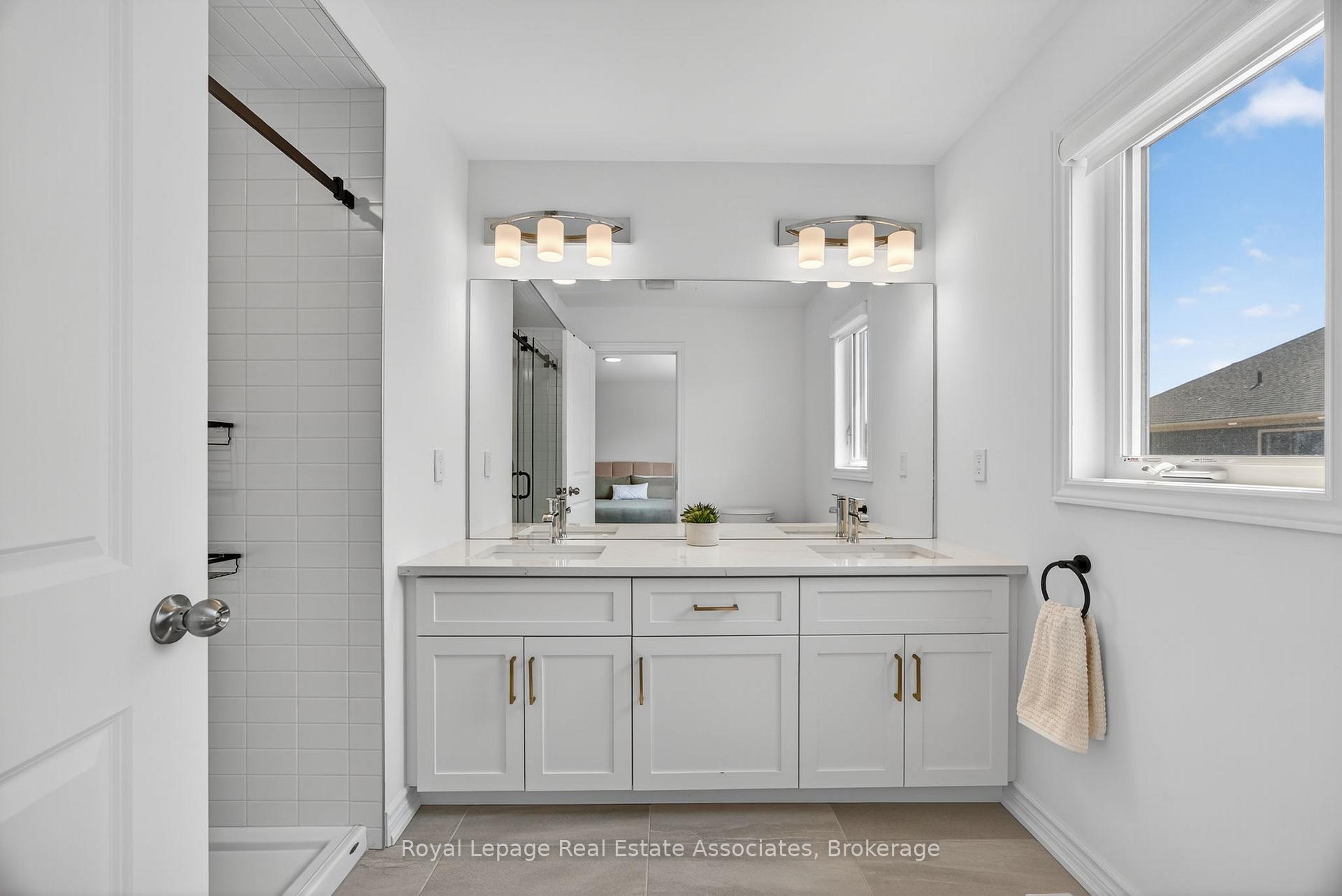 Photo 18 of 51 Swain Crescent, Collingwood — HOMEH