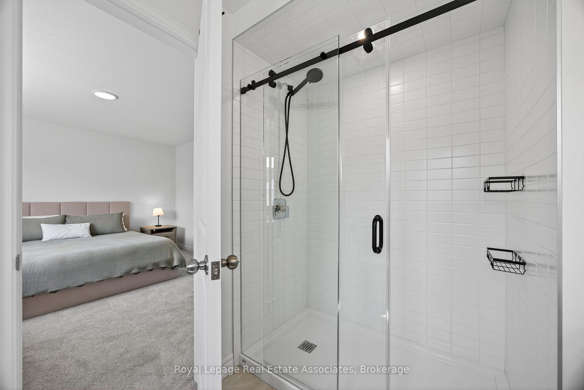 Photo 21 of 51 Swain Crescent, Collingwood — HOMEH