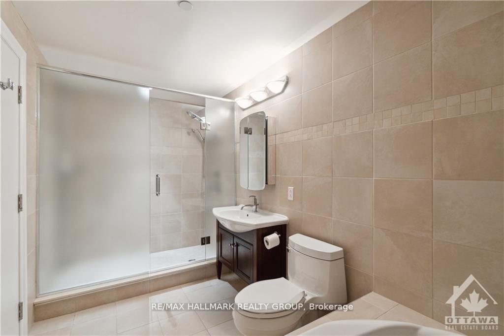 Front of Unit 1301, 90 George Street