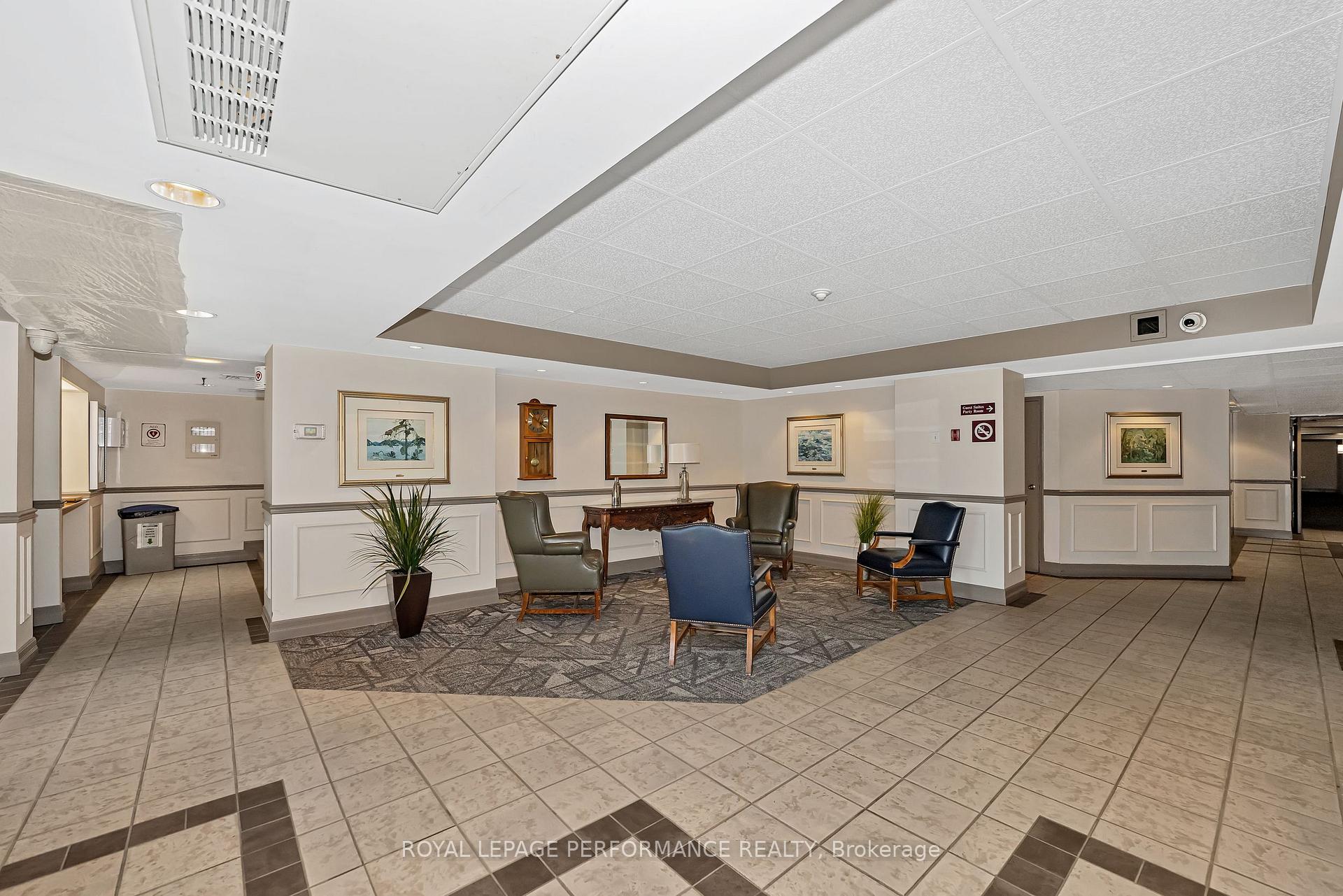 Photo 4 of Unit 521, 1599 Lassiter Terrace, Ottawa, Beaconwood — HOMEH