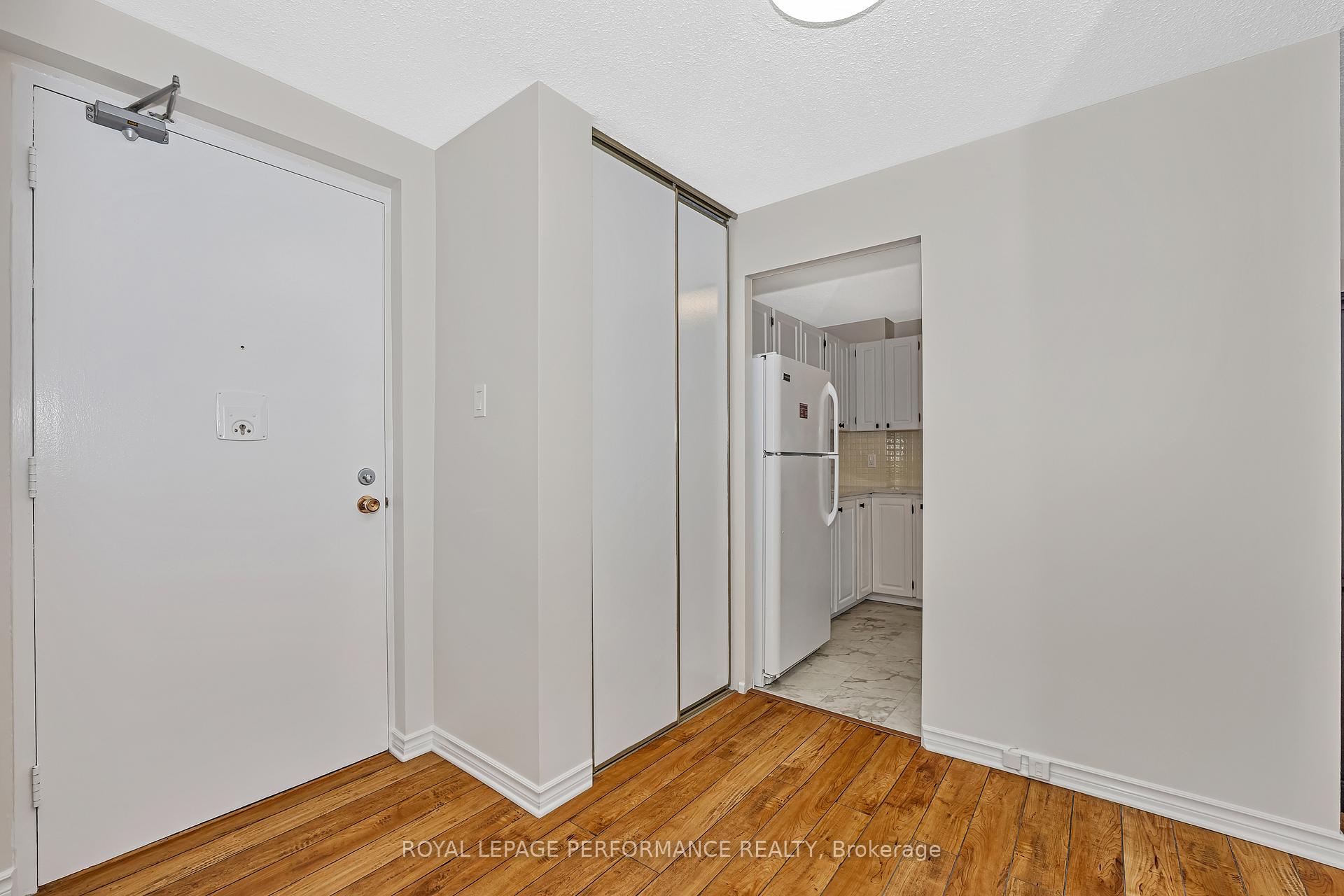 Photo 8 of Unit 521, 1599 Lassiter Terrace, Ottawa, Beaconwood — HOMEH