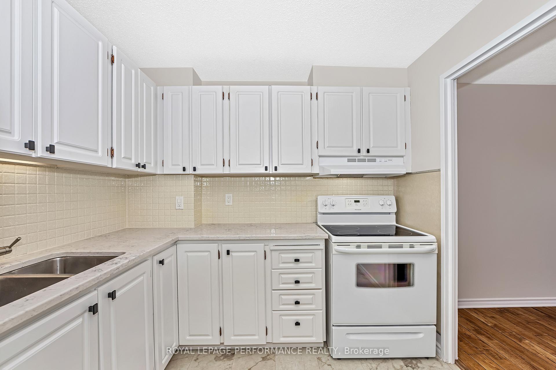 Photo 9 of Unit 521, 1599 Lassiter Terrace, Ottawa, Beaconwood — HOMEH