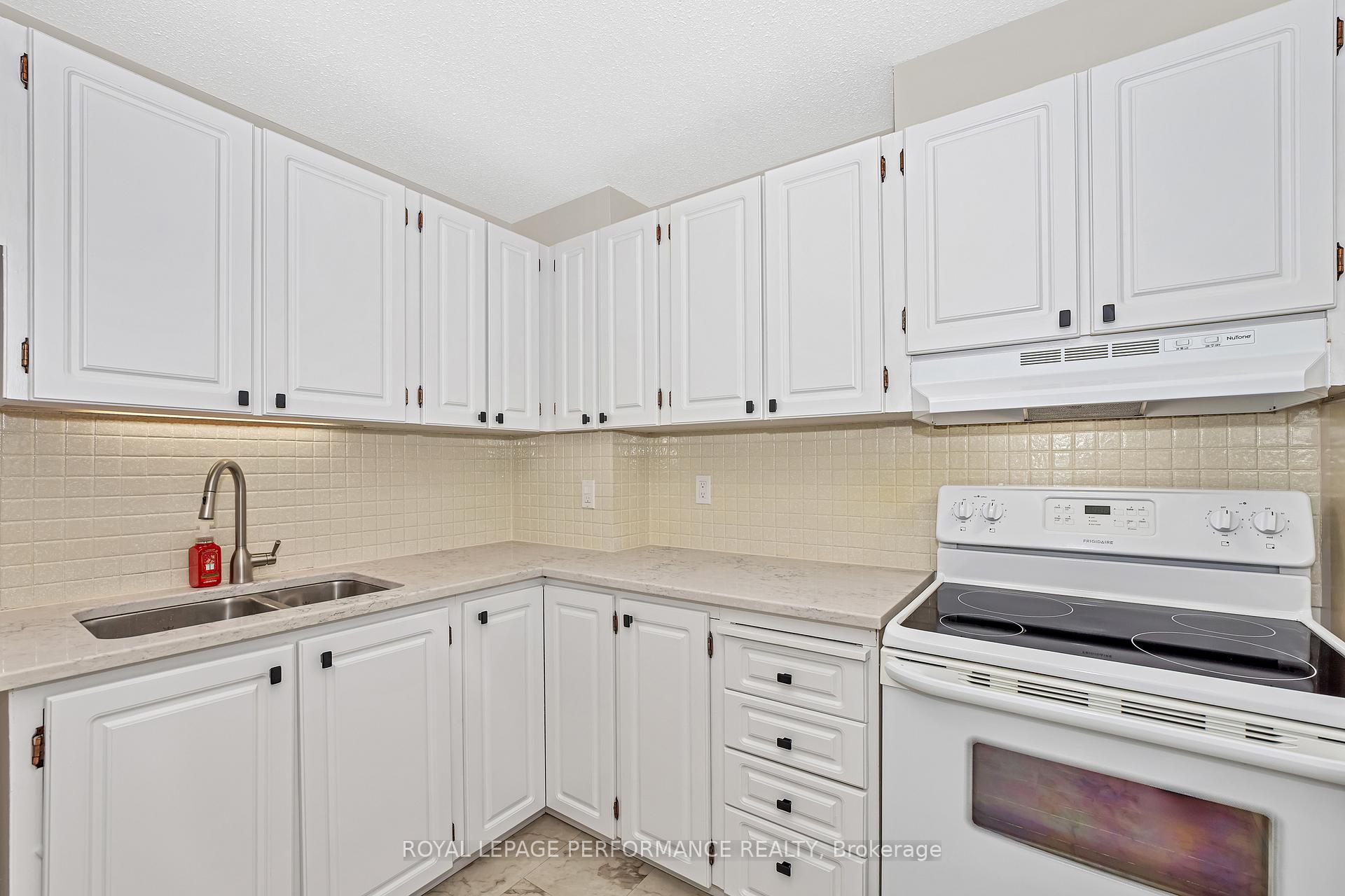 Photo 10 of Unit 521, 1599 Lassiter Terrace, Ottawa, Beaconwood — HOMEH
