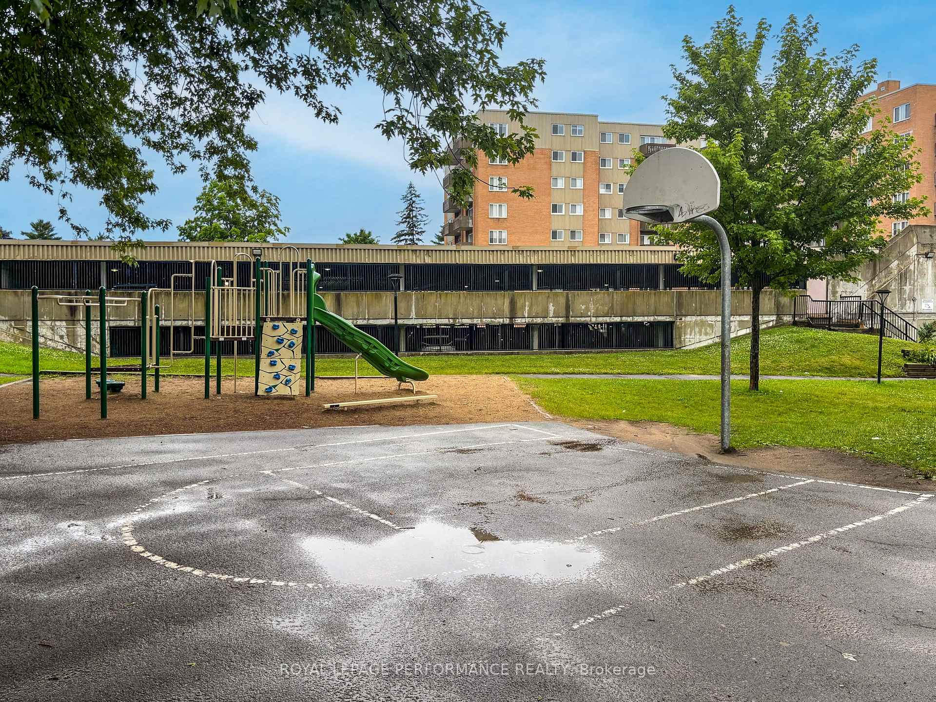 Photo 26 of Unit 521, 1599 Lassiter Terrace, Ottawa, Beaconwood — HOMEH