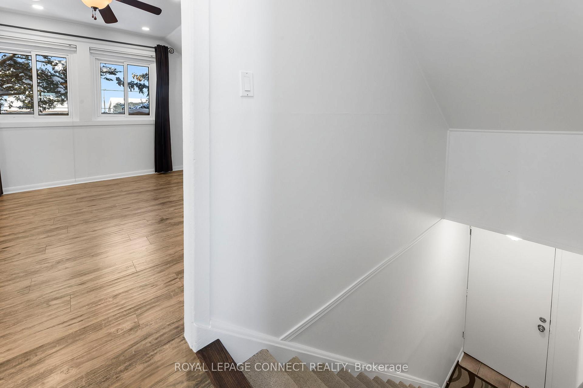 Photo 2 of Unit Upper Level, 27 Elgin Street, Ajax, Central — HOMEH