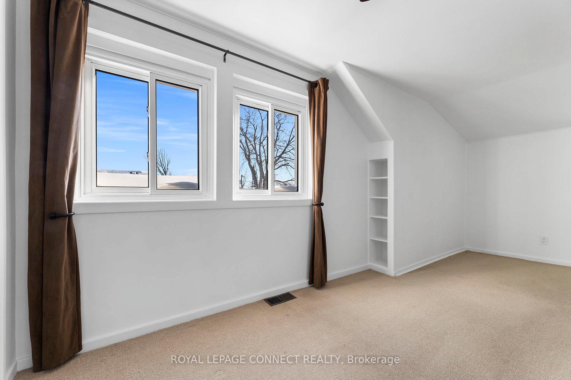 Photo 3 of Unit Upper Level, 27 Elgin Street, Ajax, Central — HOMEH