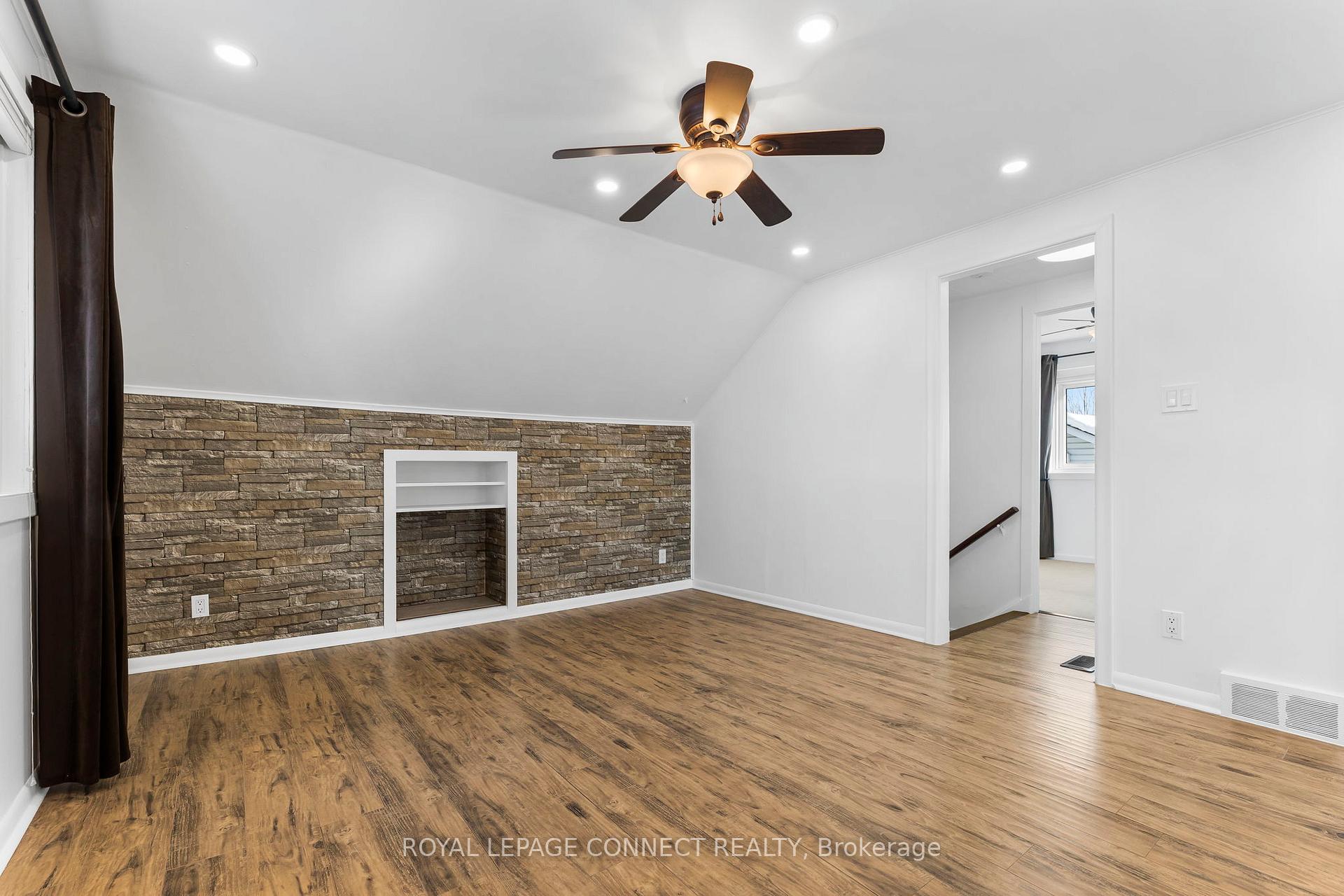 Photo 7 of Unit Upper Level, 27 Elgin Street, Ajax, Central — HOMEH