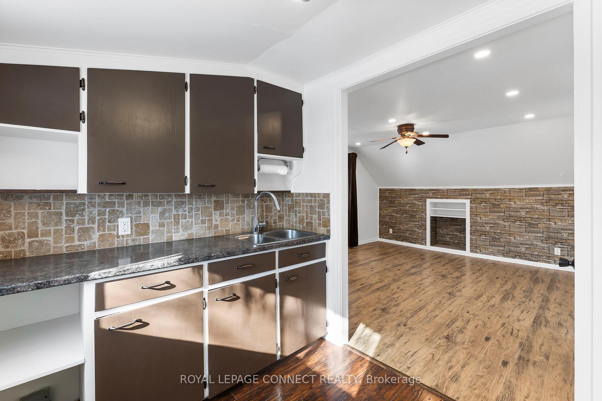 Photo 12 of Unit Upper Level, 27 Elgin Street, Ajax, Central — HOMEH