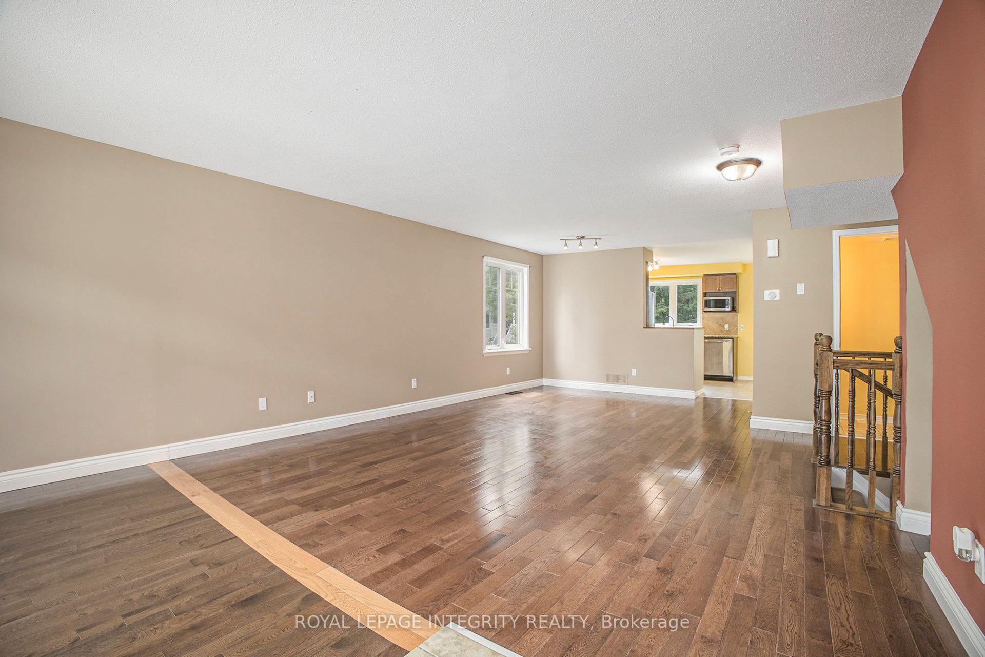 Photo 5 of 562 Reardon, Ottawa, Heron Gate/Industrial Park — HOMEH