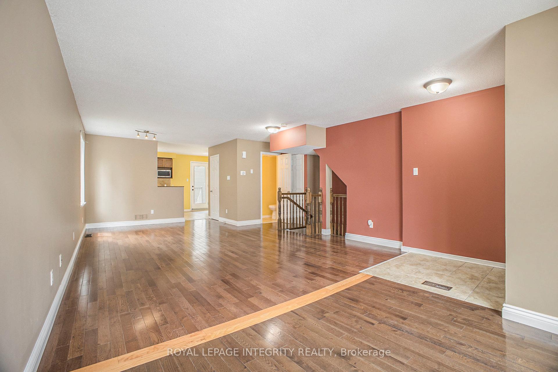 Photo 6 of 562 Reardon, Ottawa, Heron Gate/Industrial Park — HOMEH