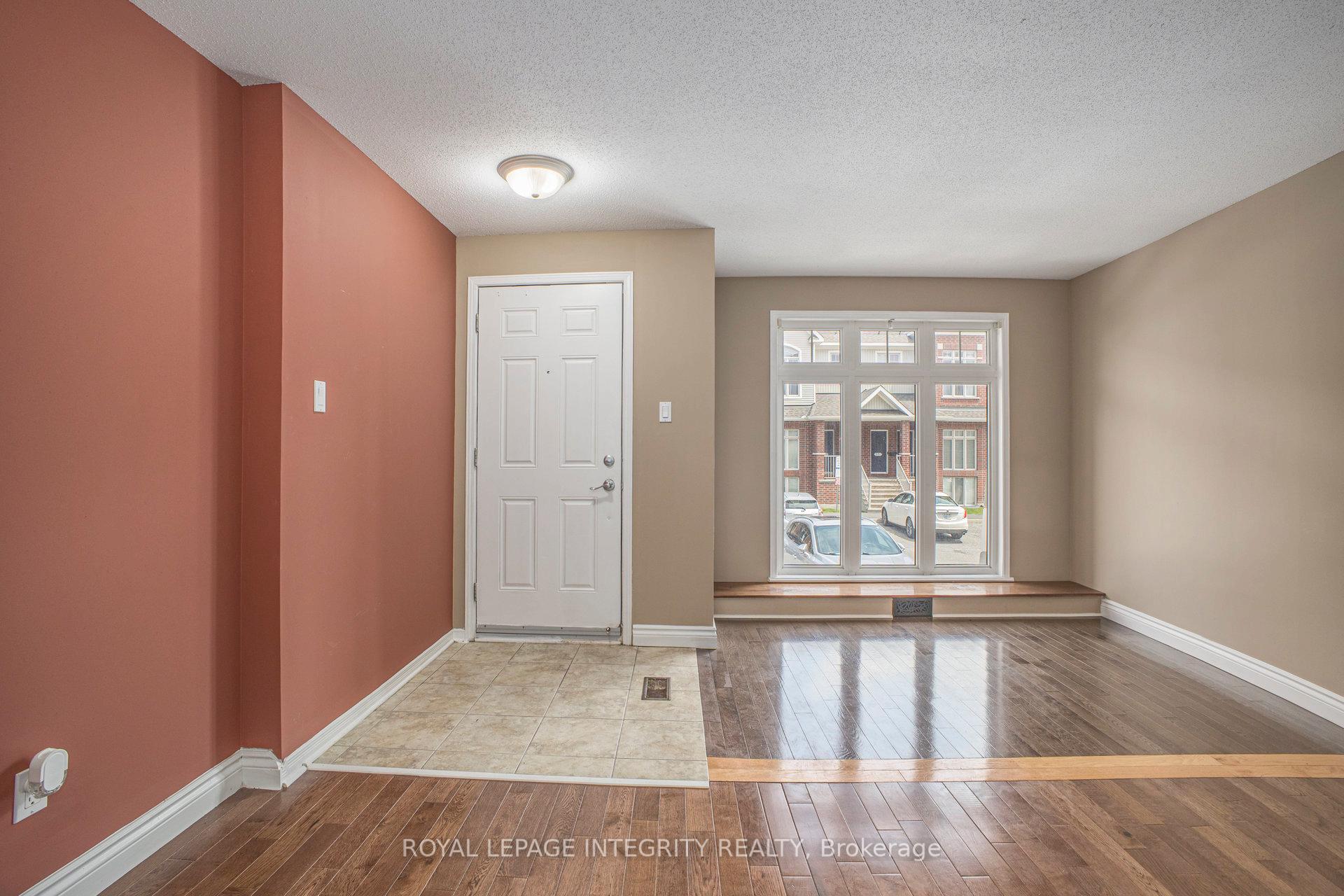 Photo 7 of 562 Reardon, Ottawa, Heron Gate/Industrial Park — HOMEH