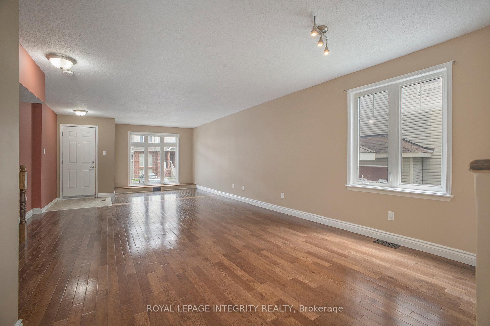 Photo 8 of 562 Reardon, Ottawa, Heron Gate/Industrial Park — HOMEH