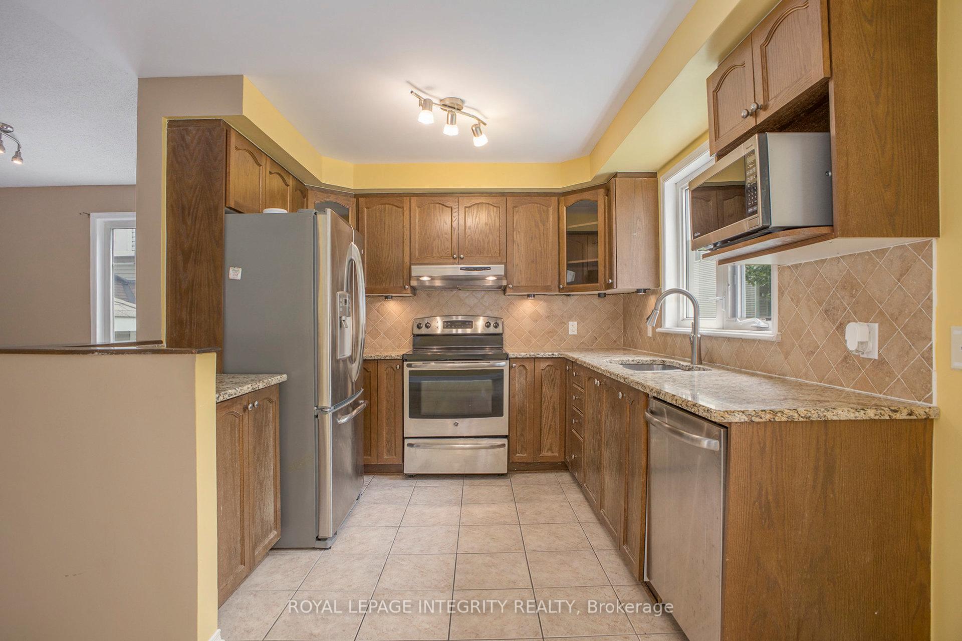 Photo 10 of 562 Reardon, Ottawa, Heron Gate/Industrial Park — HOMEH