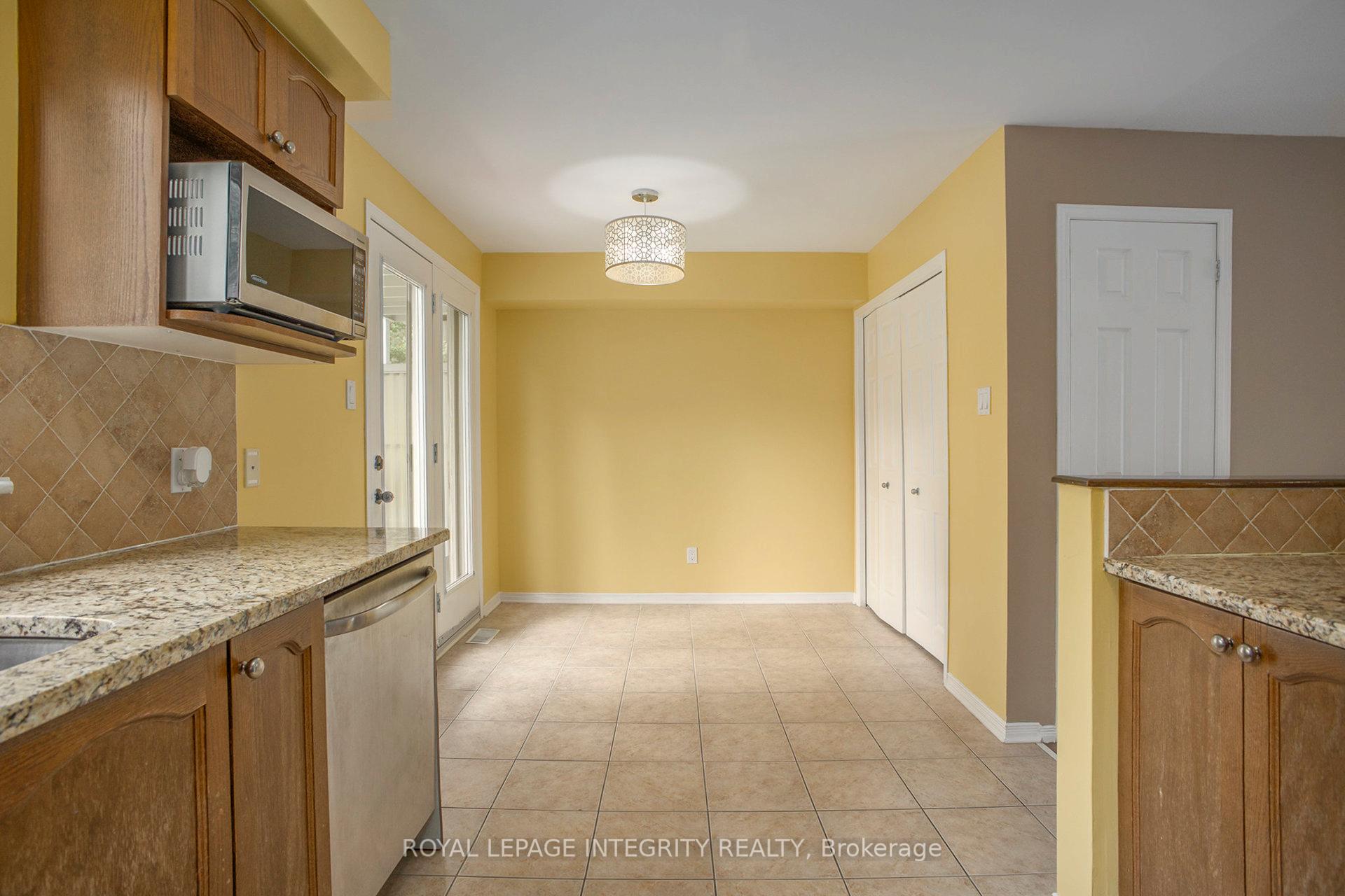 Photo 12 of 562 Reardon, Ottawa, Heron Gate/Industrial Park — HOMEH