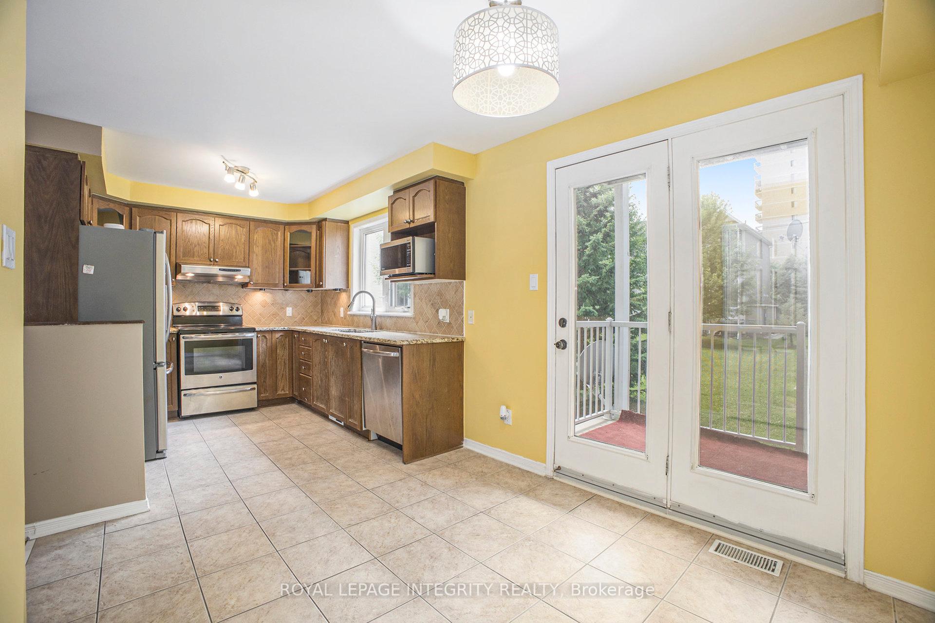 Photo 13 of 562 Reardon, Ottawa, Heron Gate/Industrial Park — HOMEH