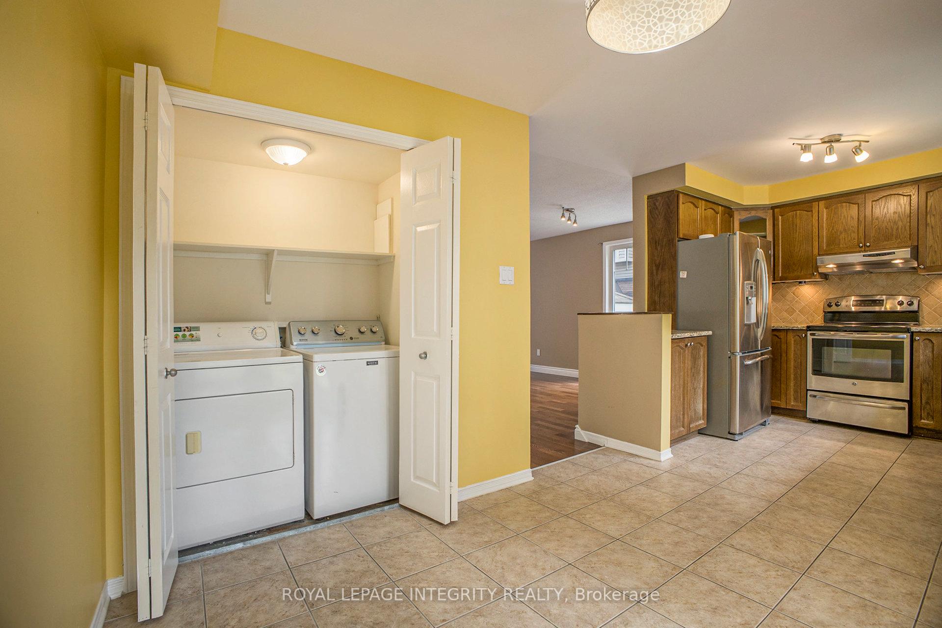 Photo 14 of 562 Reardon, Ottawa, Heron Gate/Industrial Park — HOMEH