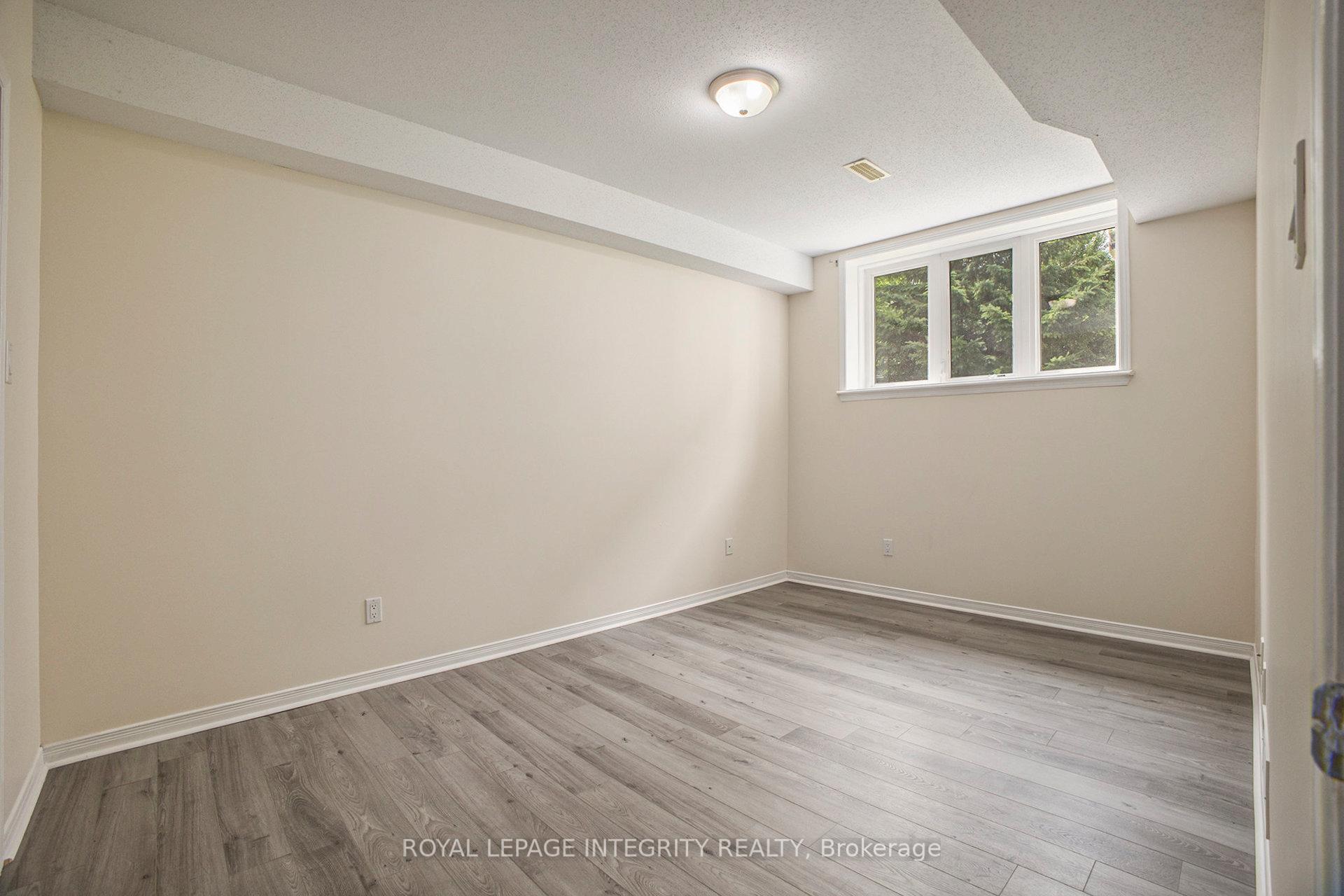 Photo 17 of 562 Reardon, Ottawa, Heron Gate/Industrial Park — HOMEH