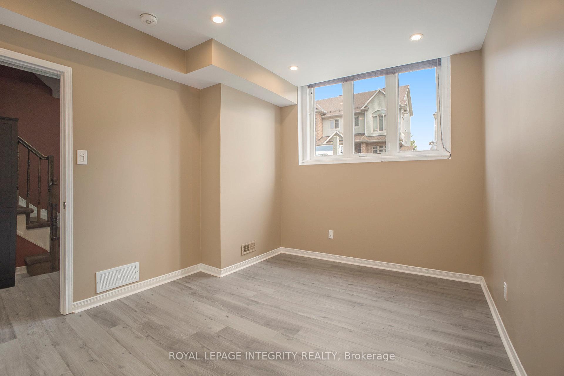 Photo 25 of 562 Reardon, Ottawa, Heron Gate/Industrial Park — HOMEH