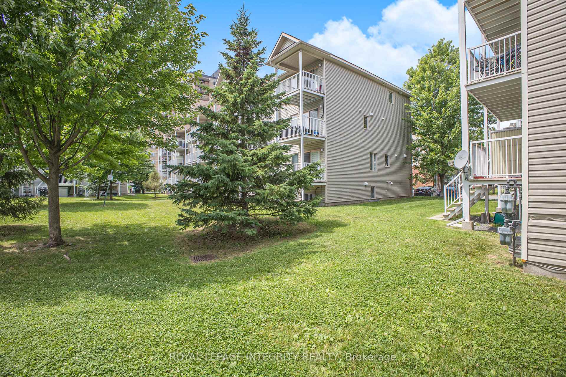 Photo 33 of 562 Reardon, Ottawa, Heron Gate/Industrial Park — HOMEH