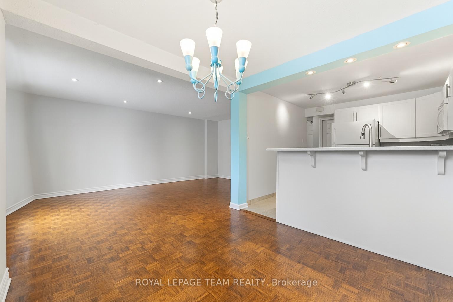 Photo 11 of Unit 54, 227 Ridgepark Private, Ottawa, Meadowlands/Crestview — HOMEH