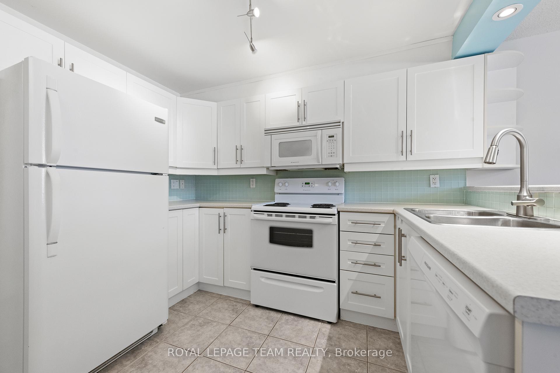 Photo 16 of Unit 54, 227 Ridgepark Private, Ottawa, Meadowlands/Crestview — HOMEH