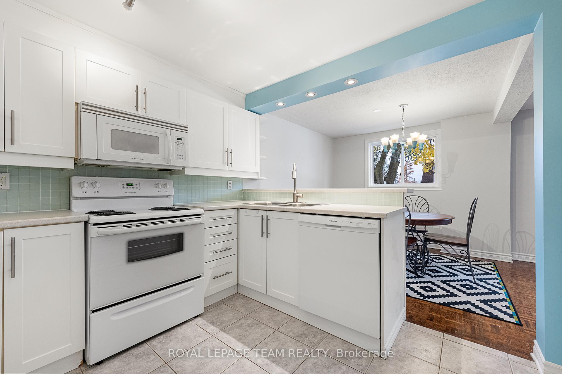 Photo 17 of Unit 54, 227 Ridgepark Private, Ottawa, Meadowlands/Crestview — HOMEH