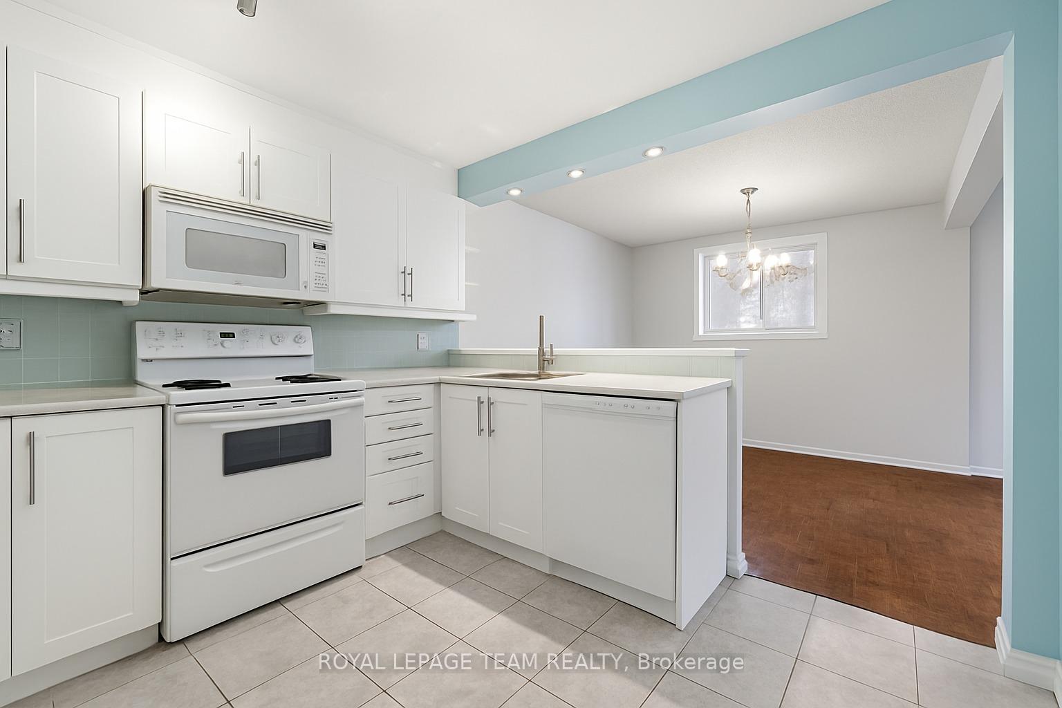 Photo 18 of Unit 54, 227 Ridgepark Private, Ottawa, Meadowlands/Crestview — HOMEH