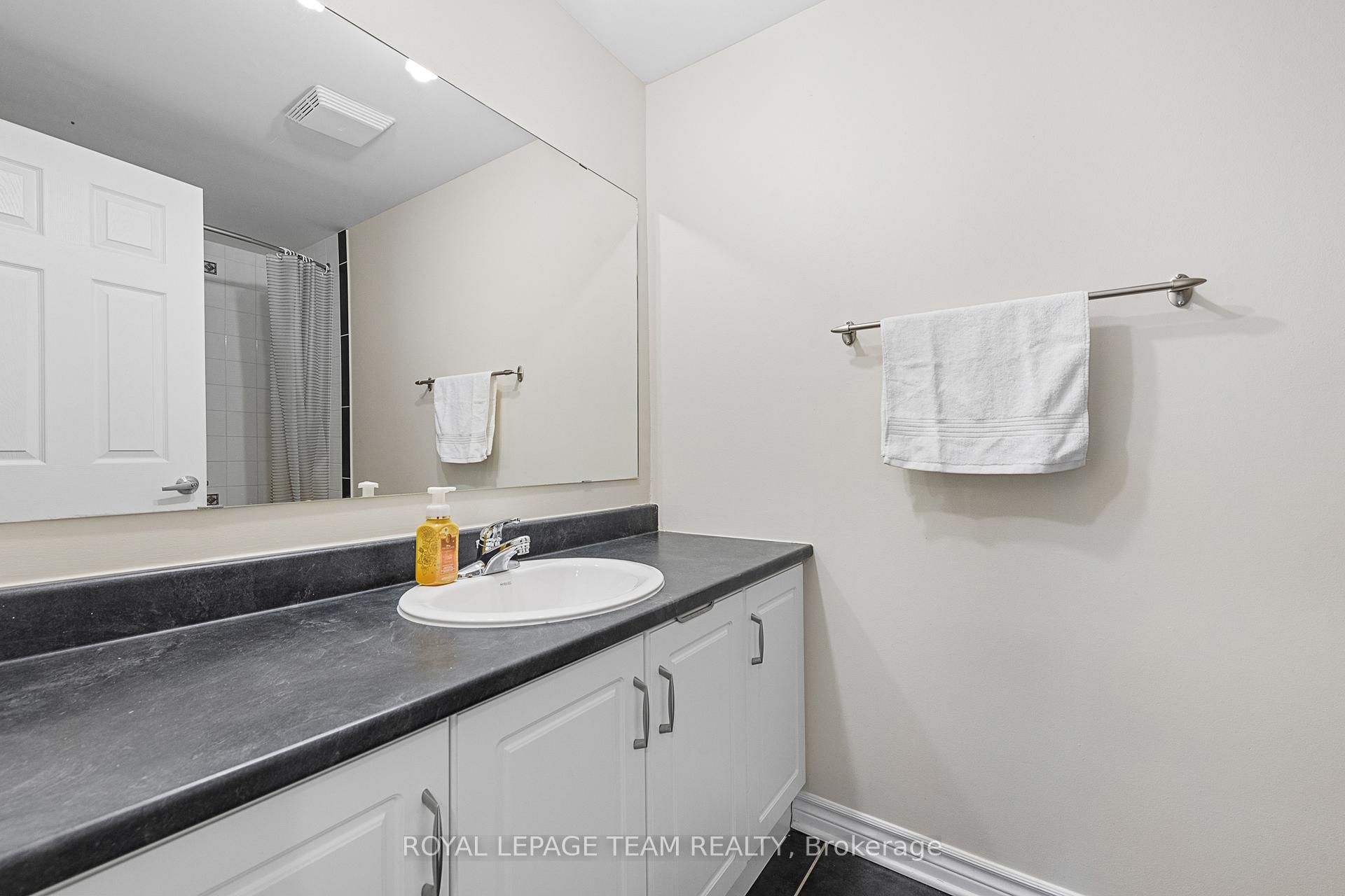 Photo 20 of Unit 54, 227 Ridgepark Private, Ottawa, Meadowlands/Crestview — HOMEH