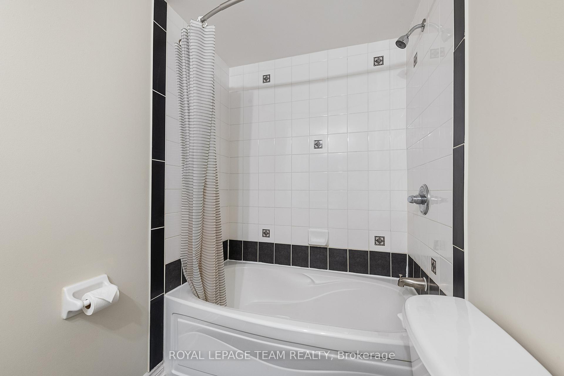 Photo 23 of Unit 54, 227 Ridgepark Private, Ottawa, Meadowlands/Crestview — HOMEH