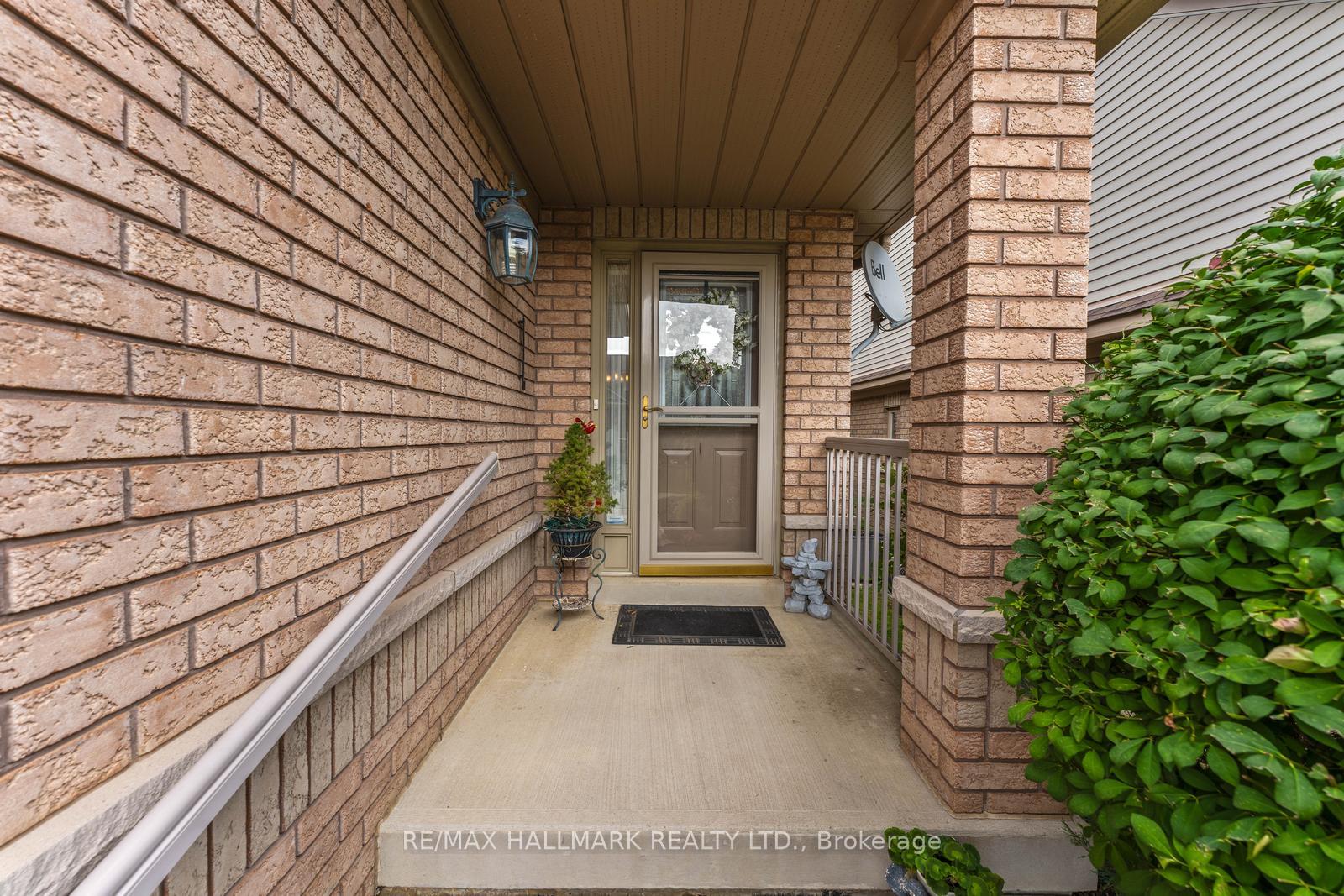 Photo 4 of 113 Sunset Boulevard, New Tecumseth, Rural New Tecumseth — HOMEH