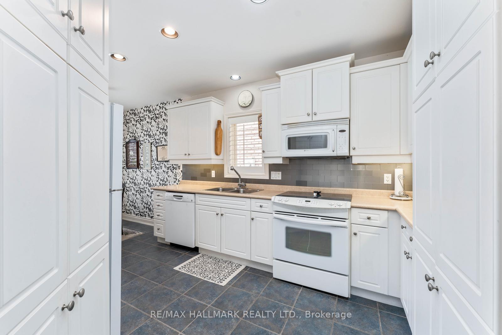 Photo 15 of 113 Sunset Boulevard, New Tecumseth, Rural New Tecumseth — HOMEH