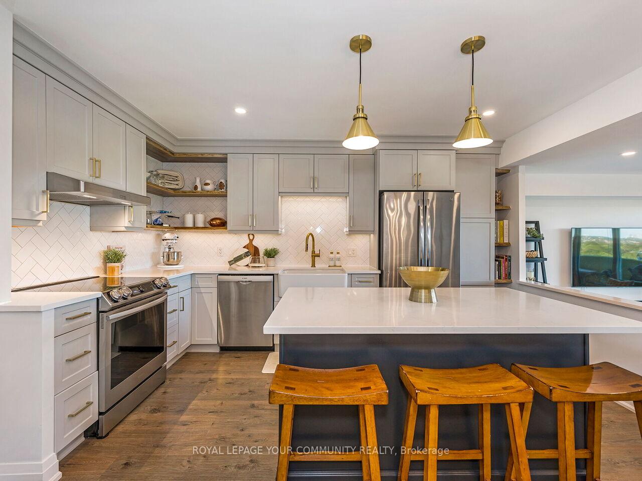 Photo 2 of Unit 2012, 270 Scarlett Road, Toronto, Rockcliffe-Smythe — HOMEH