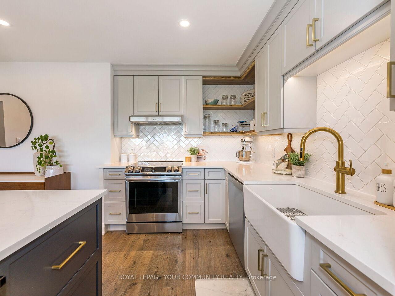Photo 4 of Unit 2012, 270 Scarlett Road, Toronto, Rockcliffe-Smythe — HOMEH