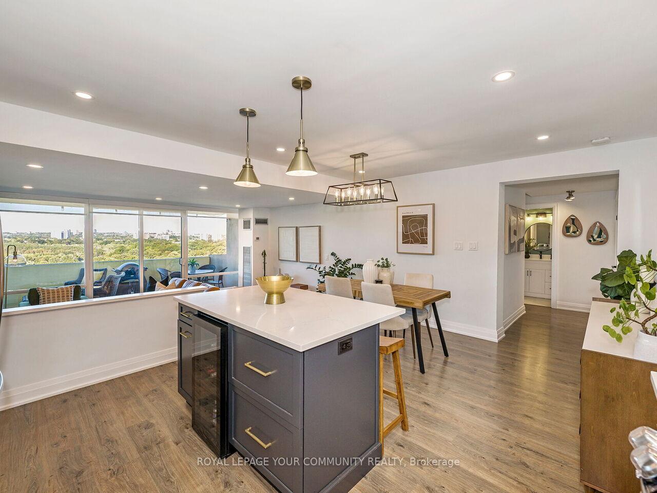 Photo 6 of Unit 2012, 270 Scarlett Road, Toronto, Rockcliffe-Smythe — HOMEH