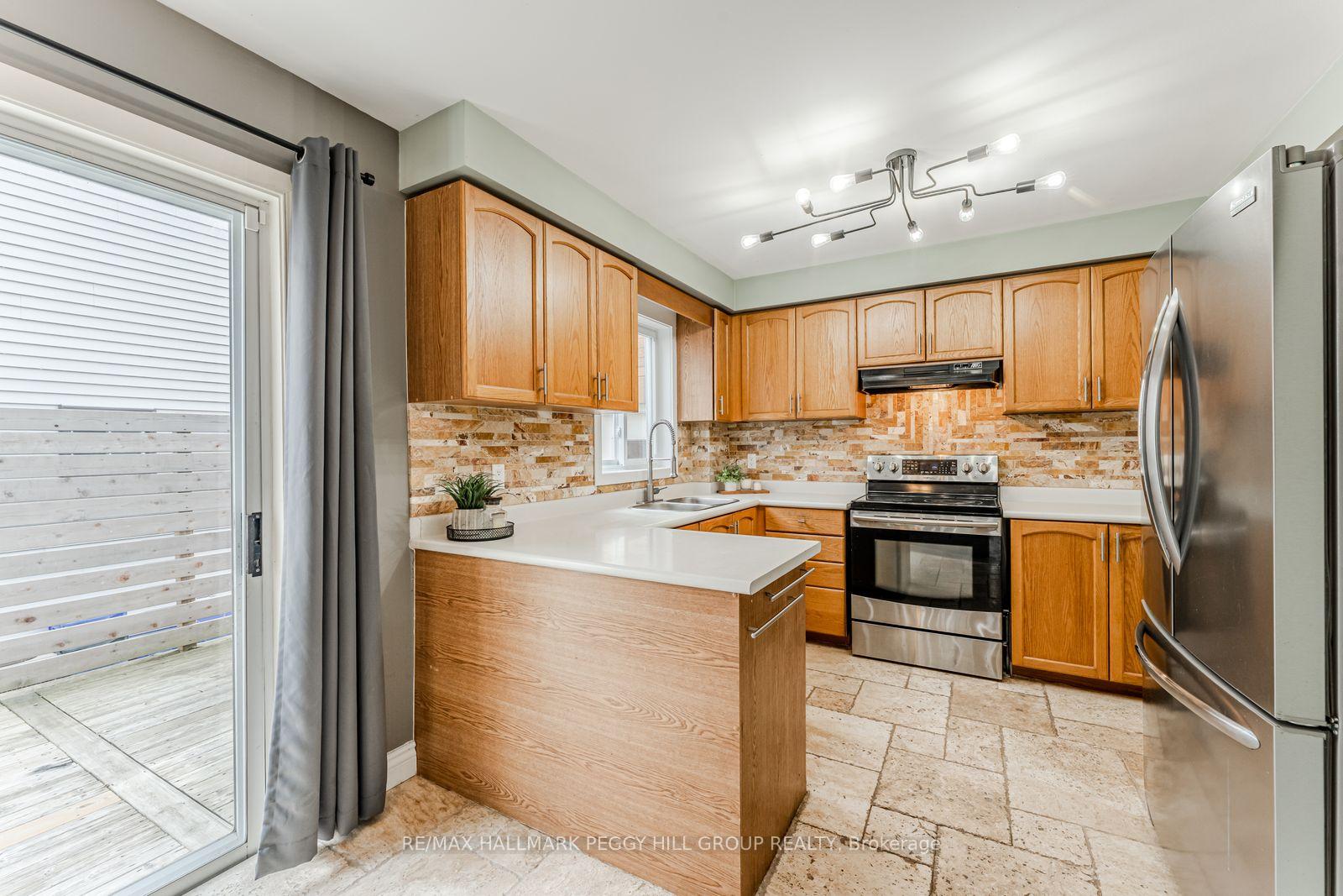 Photo 4 of 41 Penton Drive, Barrie, Sunnidale — HOMEH