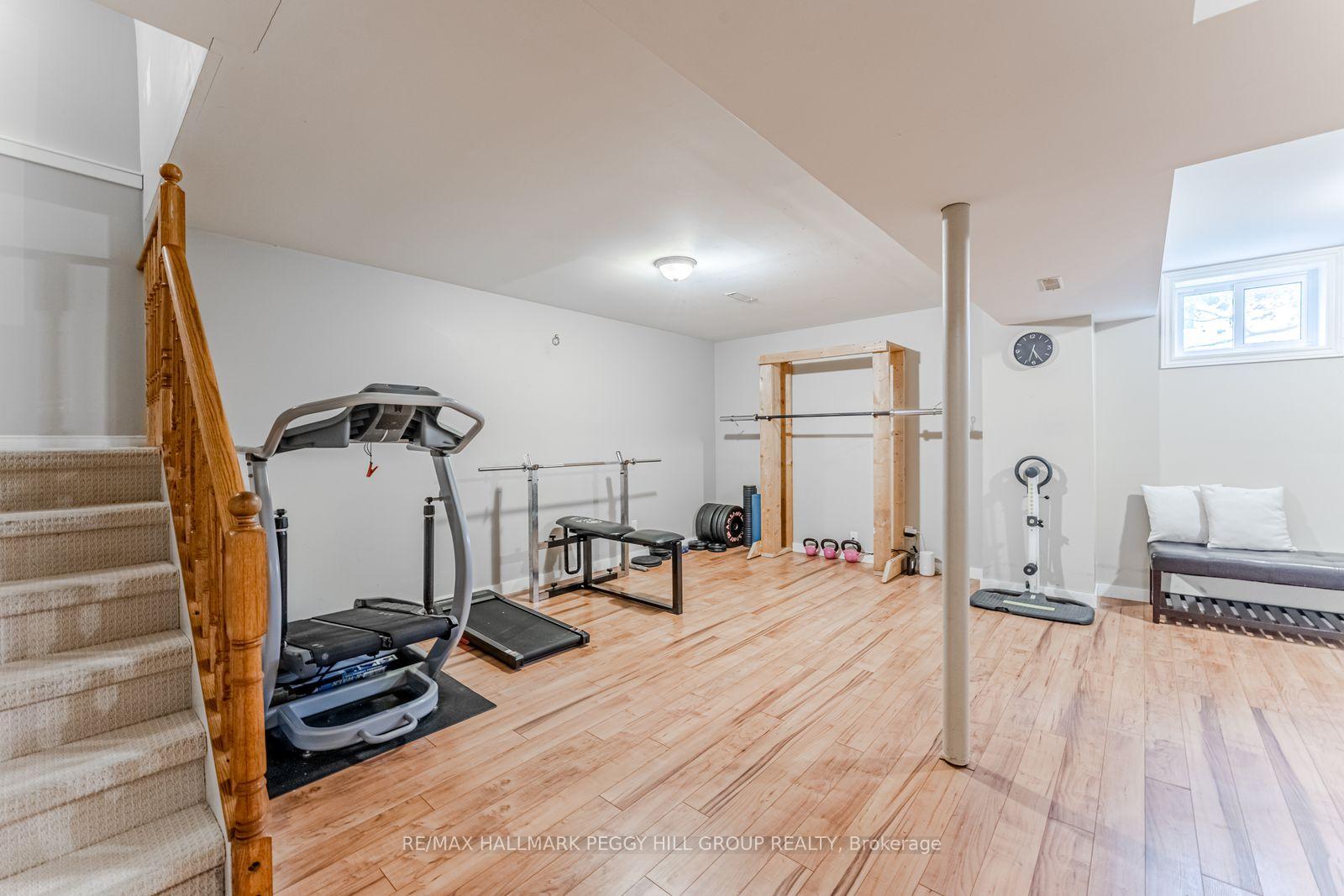 Photo 9 of 41 Penton Drive, Barrie, Sunnidale — HOMEH