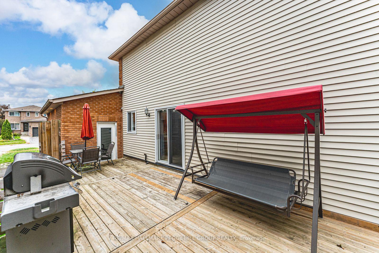 Photo 10 of 41 Penton Drive, Barrie, Sunnidale — HOMEH