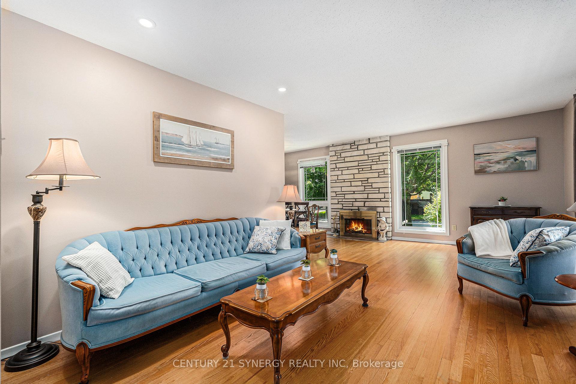 Photo 3 of 2324 Susan Street, Ottawa, Hawthorne Meadows — HOMEH