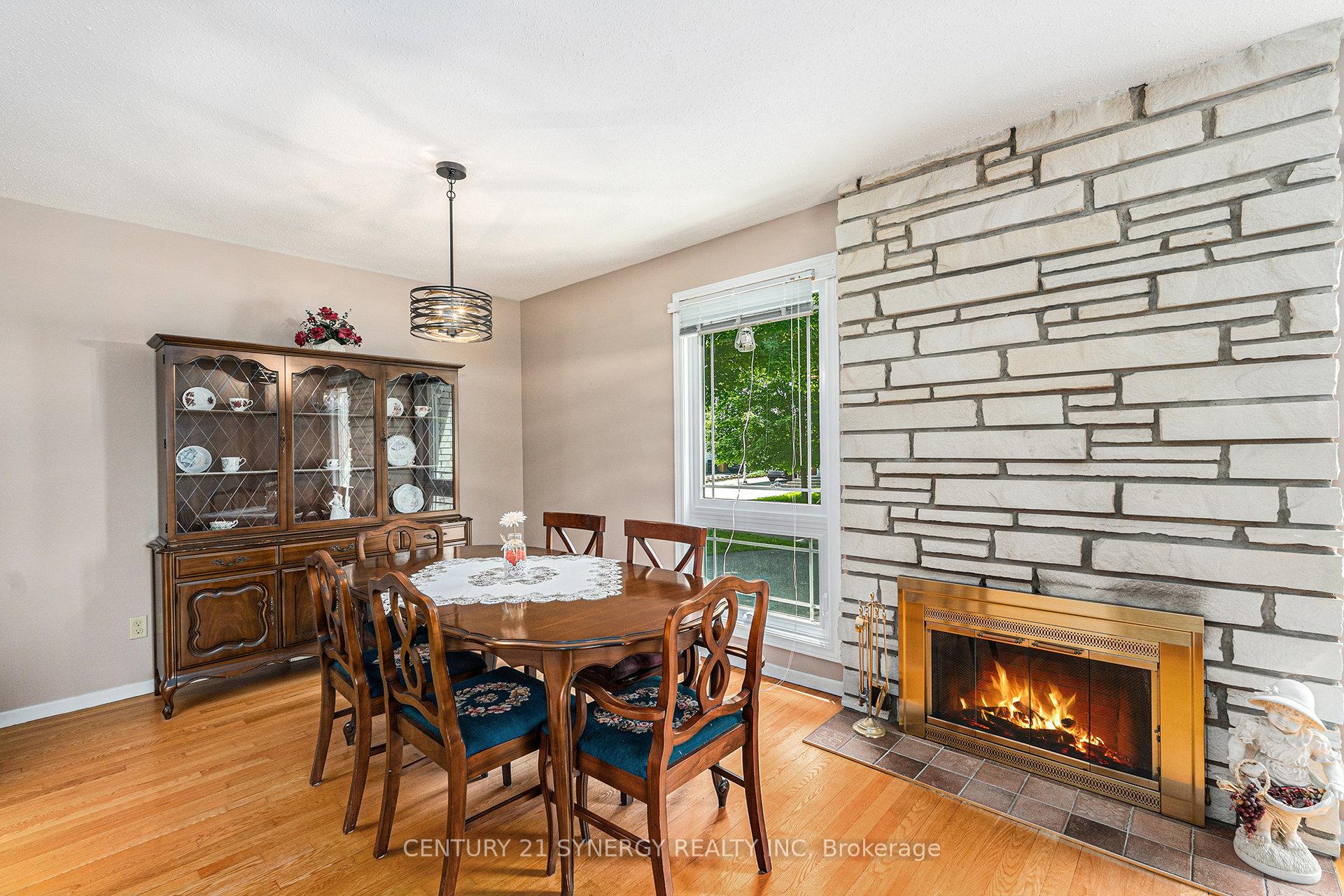 Photo 9 of 2324 Susan Street, Ottawa, Hawthorne Meadows — HOMEH