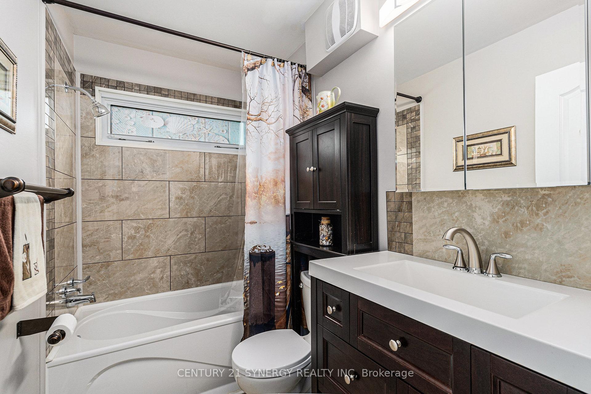Photo 17 of 2324 Susan Street, Ottawa, Hawthorne Meadows — HOMEH