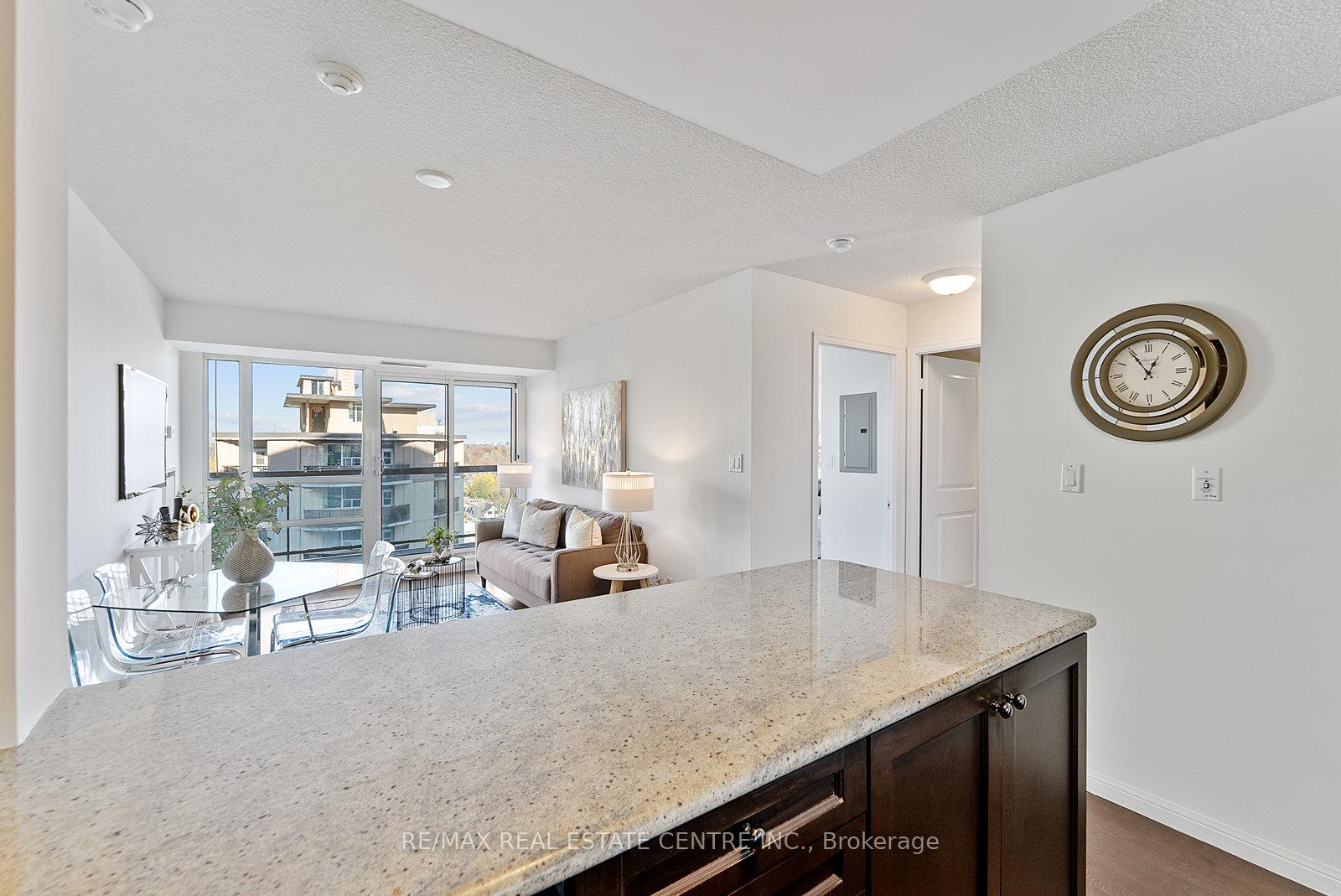 Photo 8 of Unit 1405, 900 Mount Pleasant Road, Toronto, Mount Pleasant West — HOMEH