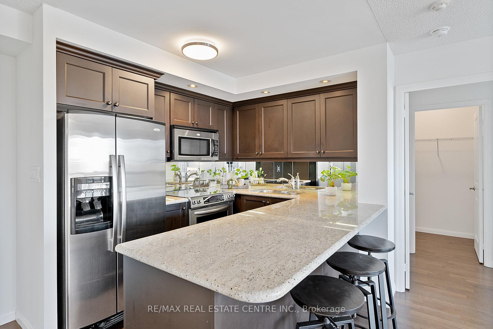 Photo 9 of Unit 1405, 900 Mount Pleasant Road, Toronto, Mount Pleasant West — HOMEH