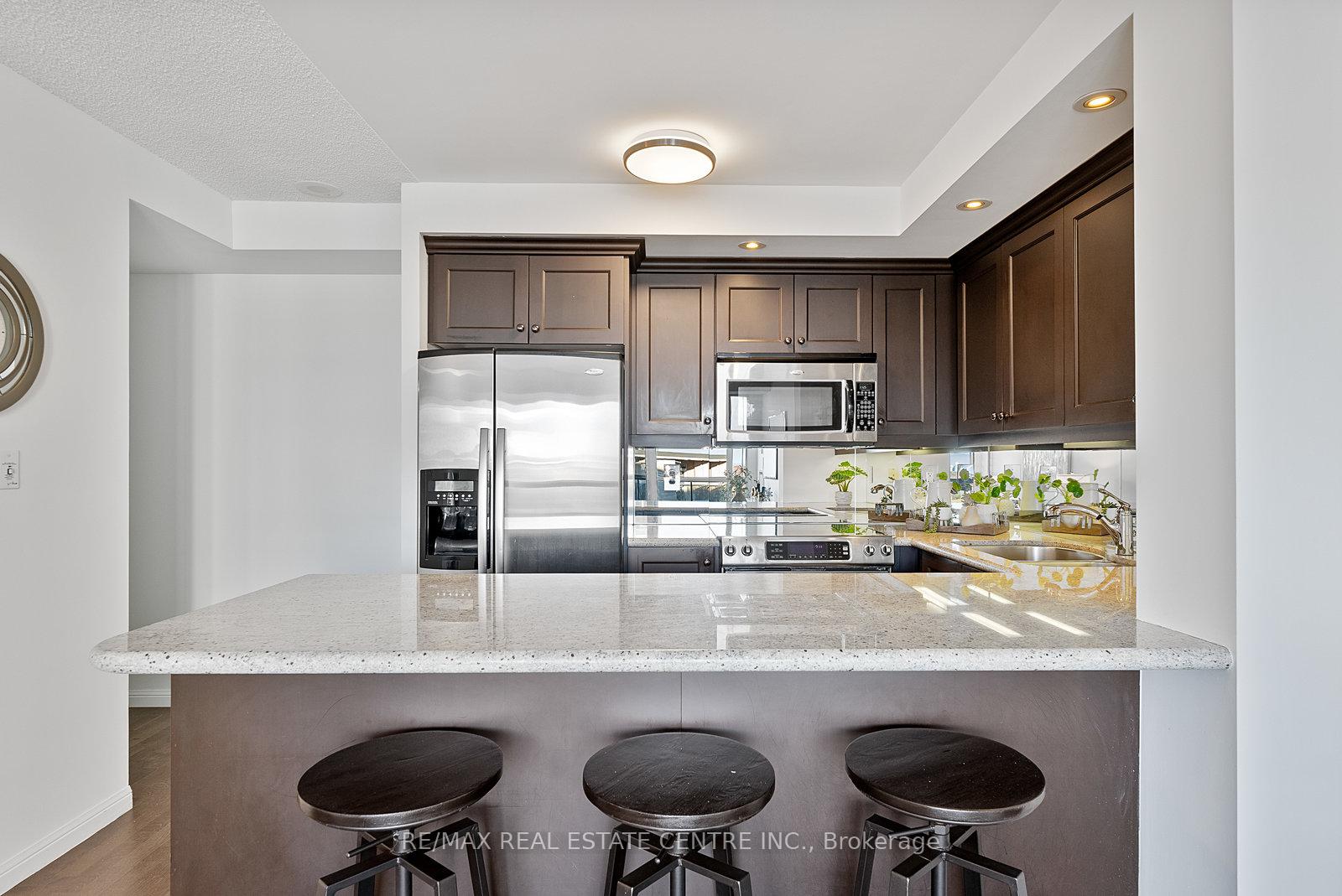 Photo 10 of Unit 1405, 900 Mount Pleasant Road, Toronto, Mount Pleasant West — HOMEH